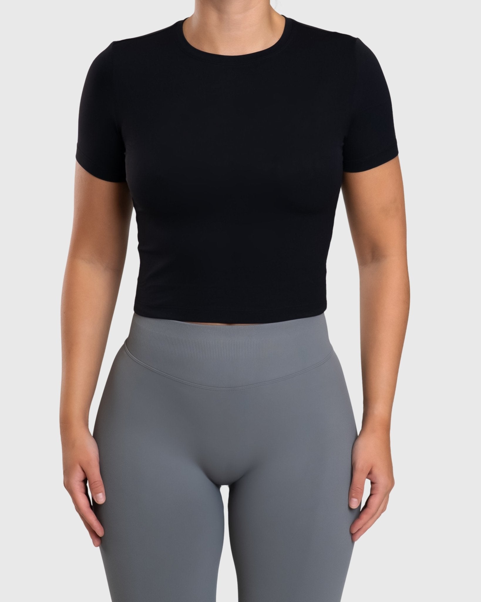 Black Dry - fit Cropped T-Shirt - Peach Tights - T-shirt