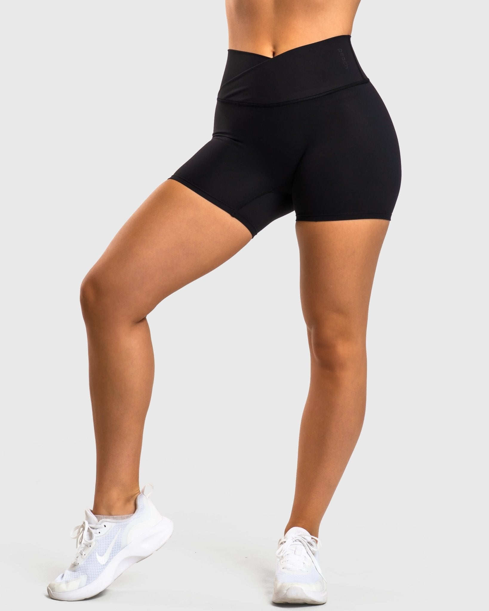 Black Divine V - waist Shorts - Peach Tights - Tights