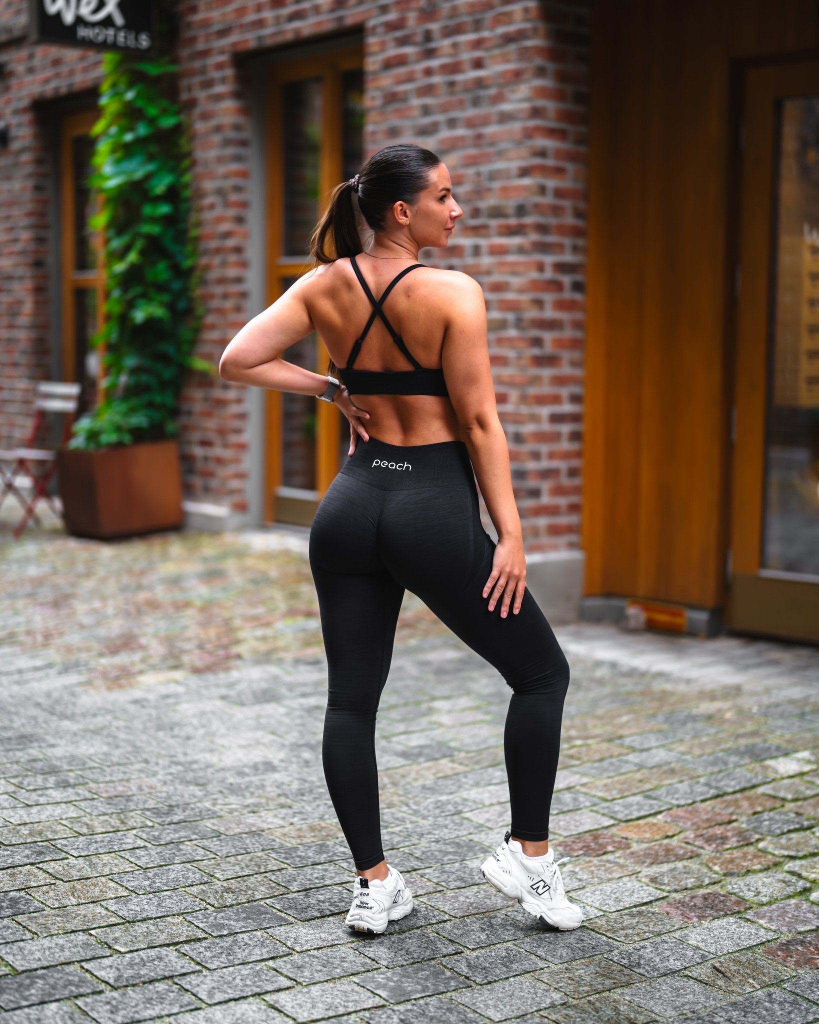 Black Elevate Bra S & Caramel Solid discount Seamless Leggings S