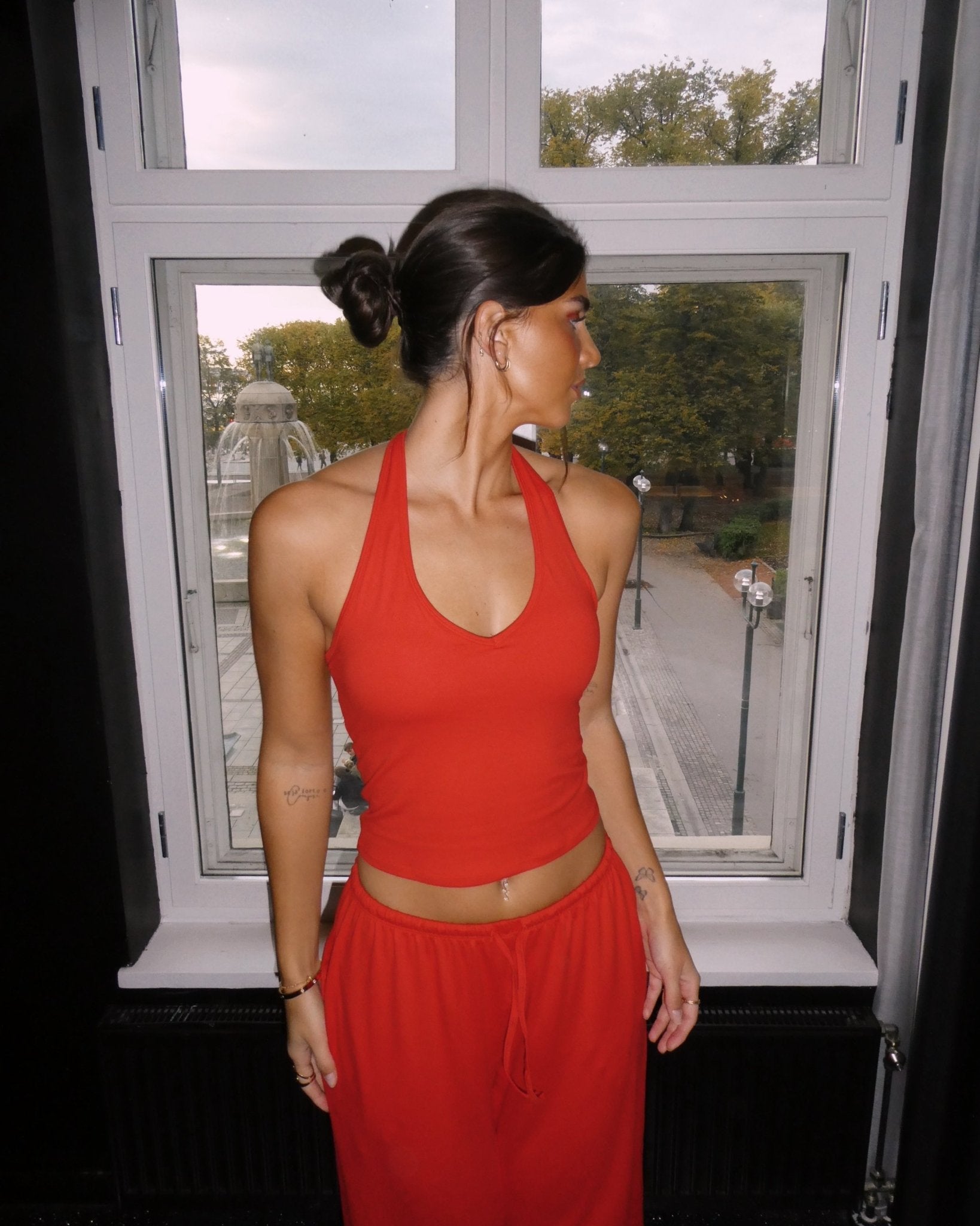 Red Lounge Singlet - Peach Tights - Sports - Bra